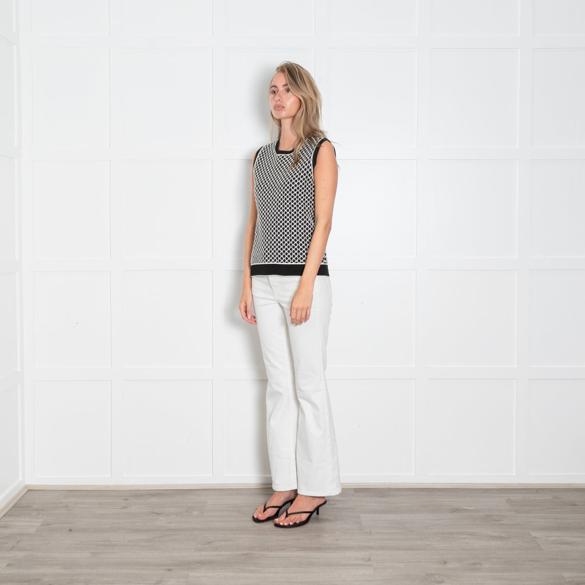 Strenesse Black and White Textured Knit Vest