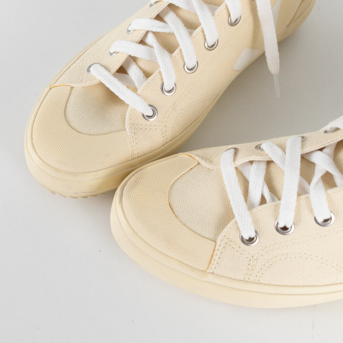 Veja Off White Canvas Logo High Top