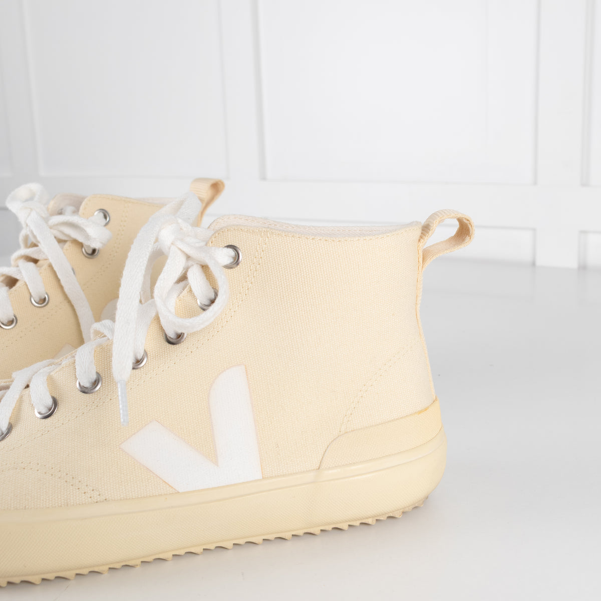 Veja Off White Canvas Logo High Top