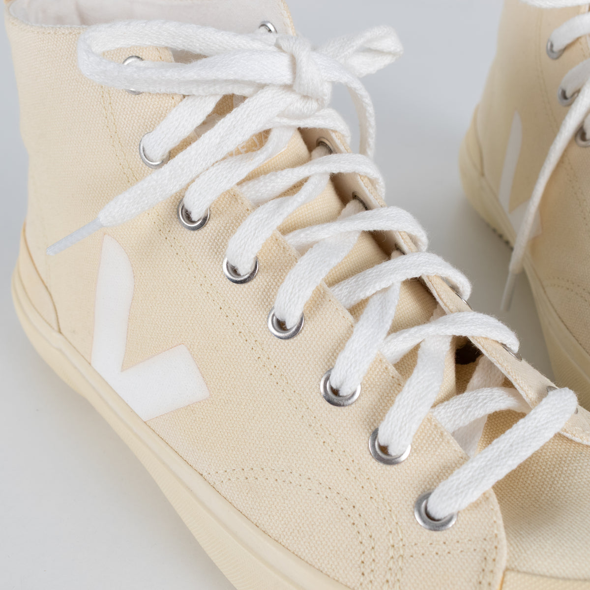 Veja Off White Canvas Logo High Top
