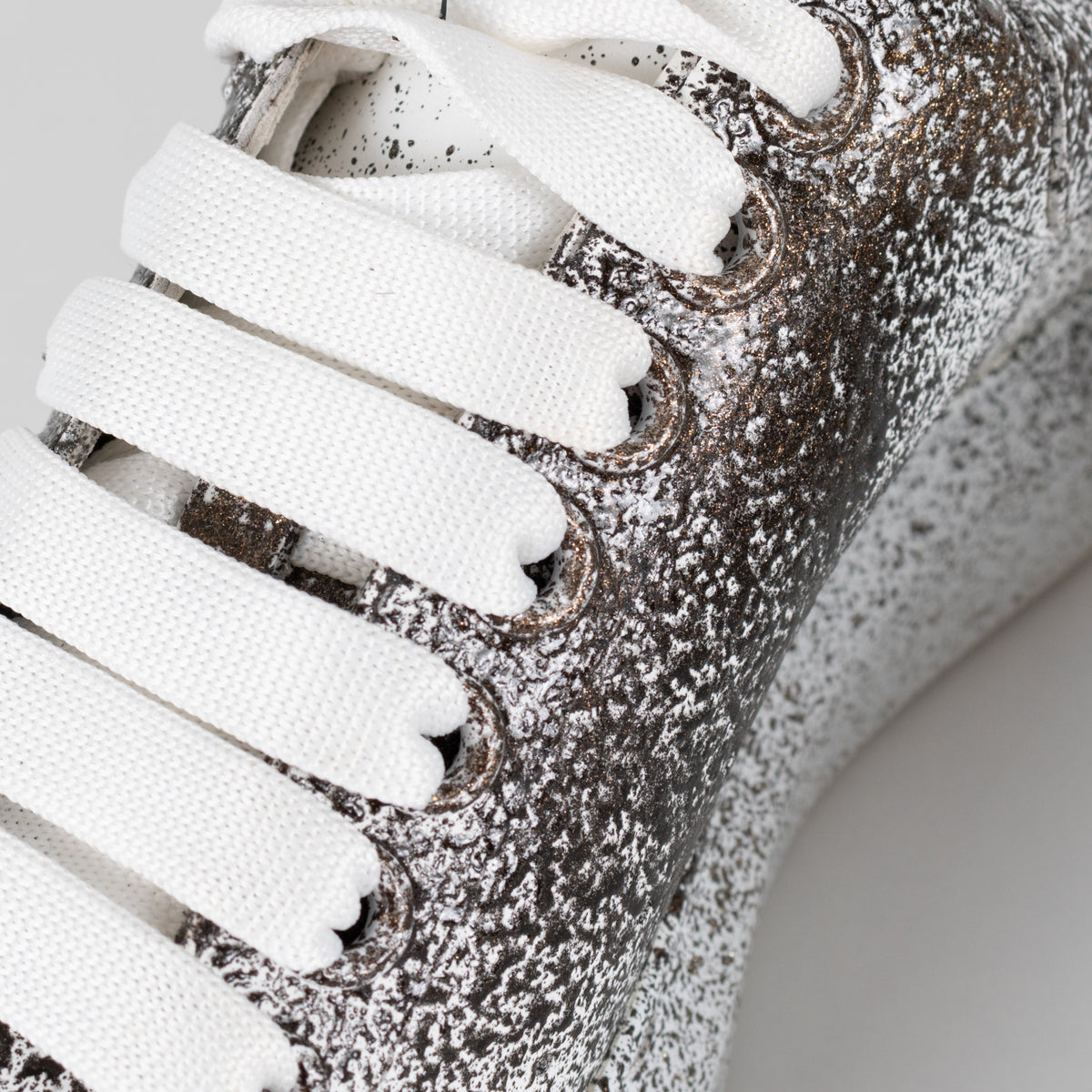 Alexander McQueen White Grey Metallic Design Leather Trainers