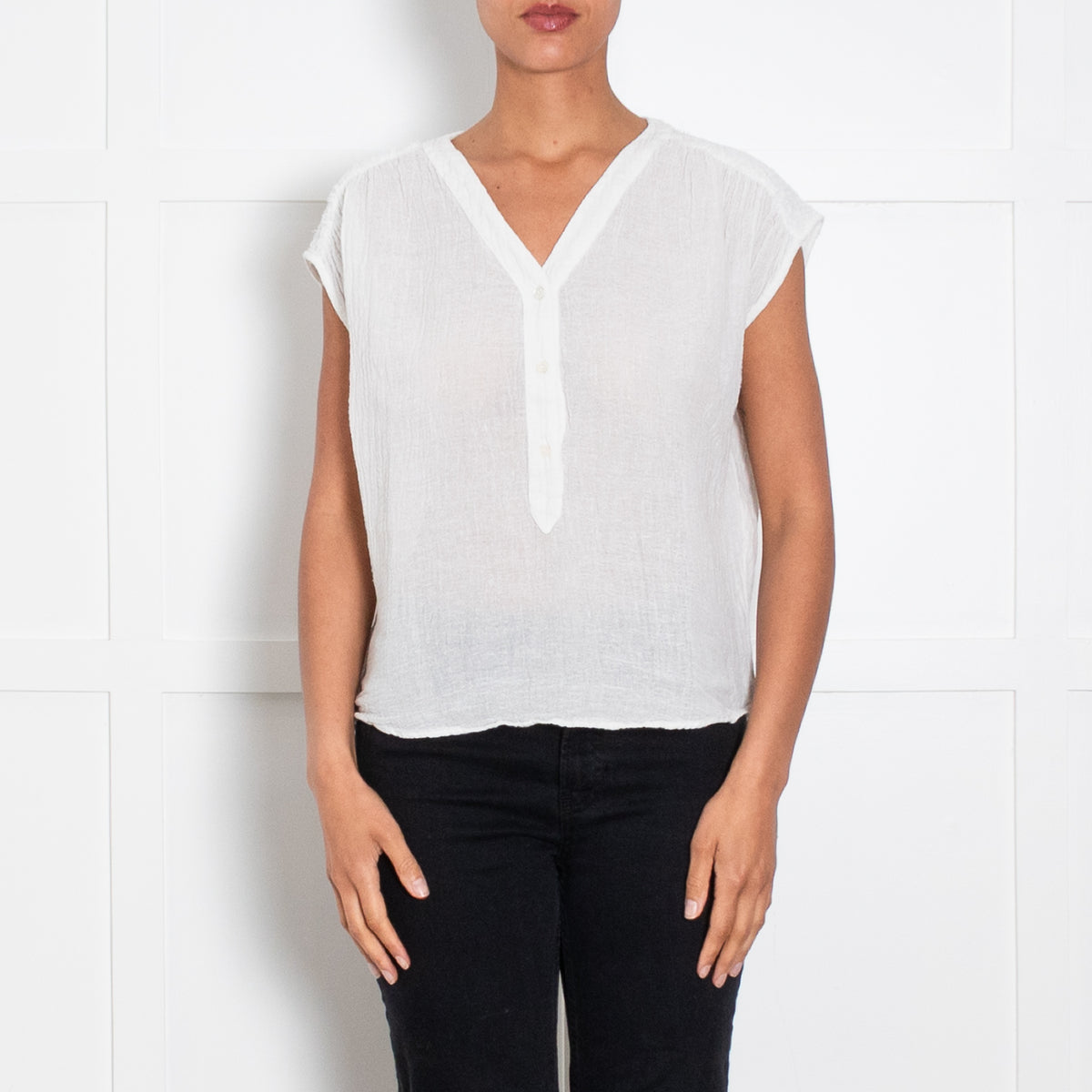 Masscob Crinkle White Short Sleeve Top