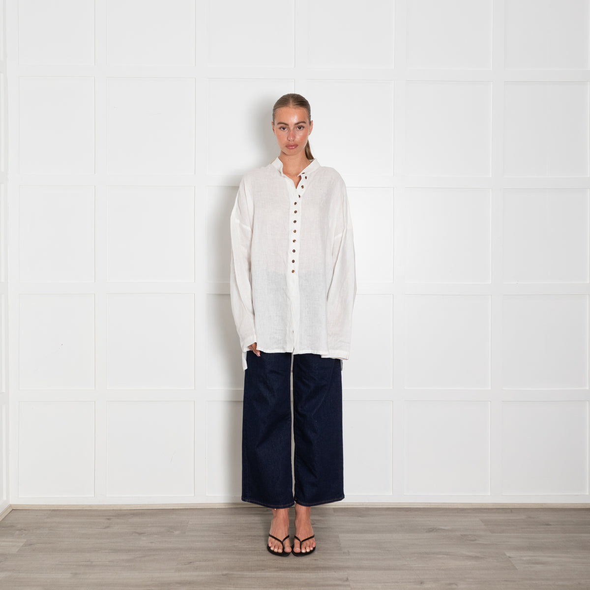 Albus Lumen White Linen Shirt with Tortoise Shell Buttons