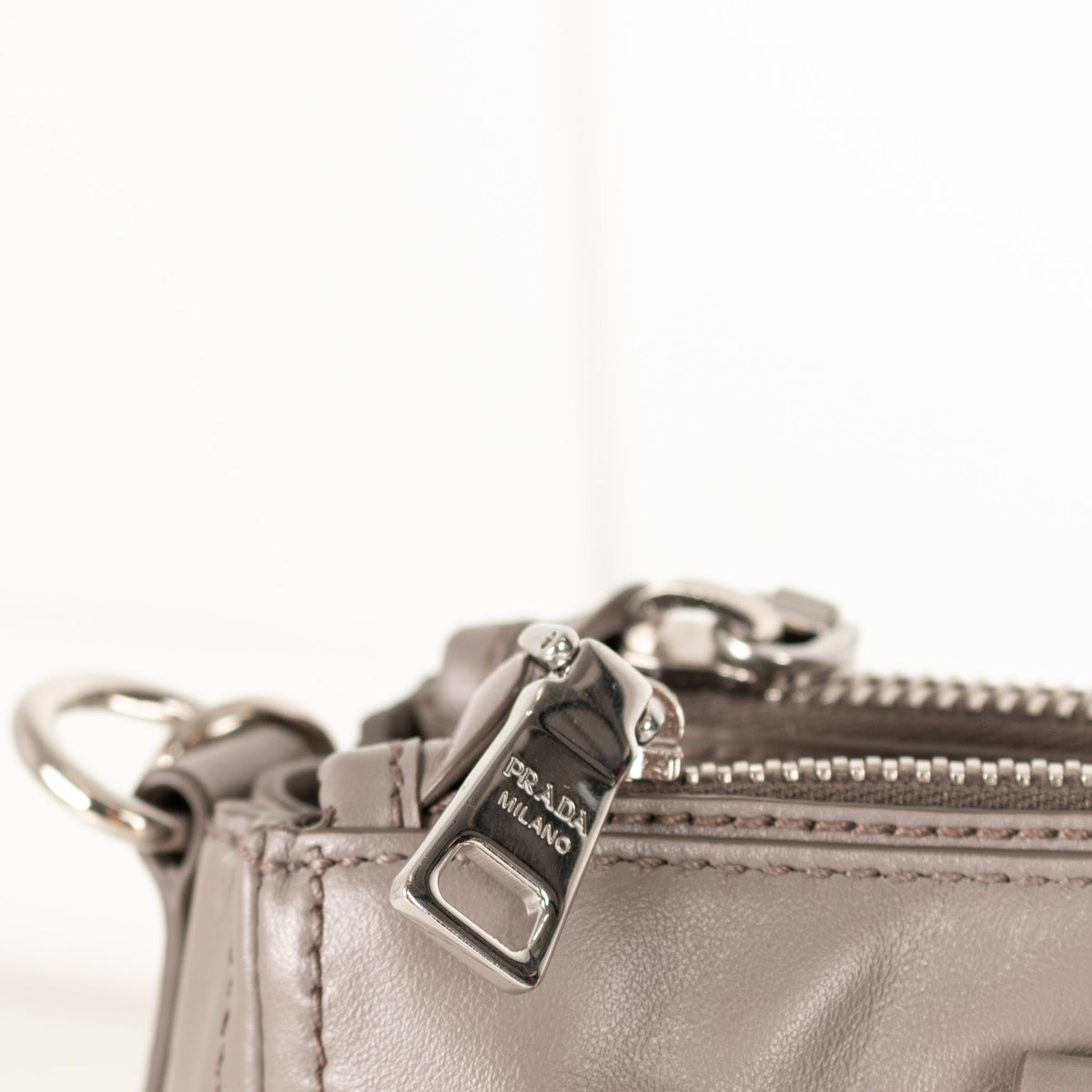 Prada Grey Leather Shoulder Strap Handbag - Image 11