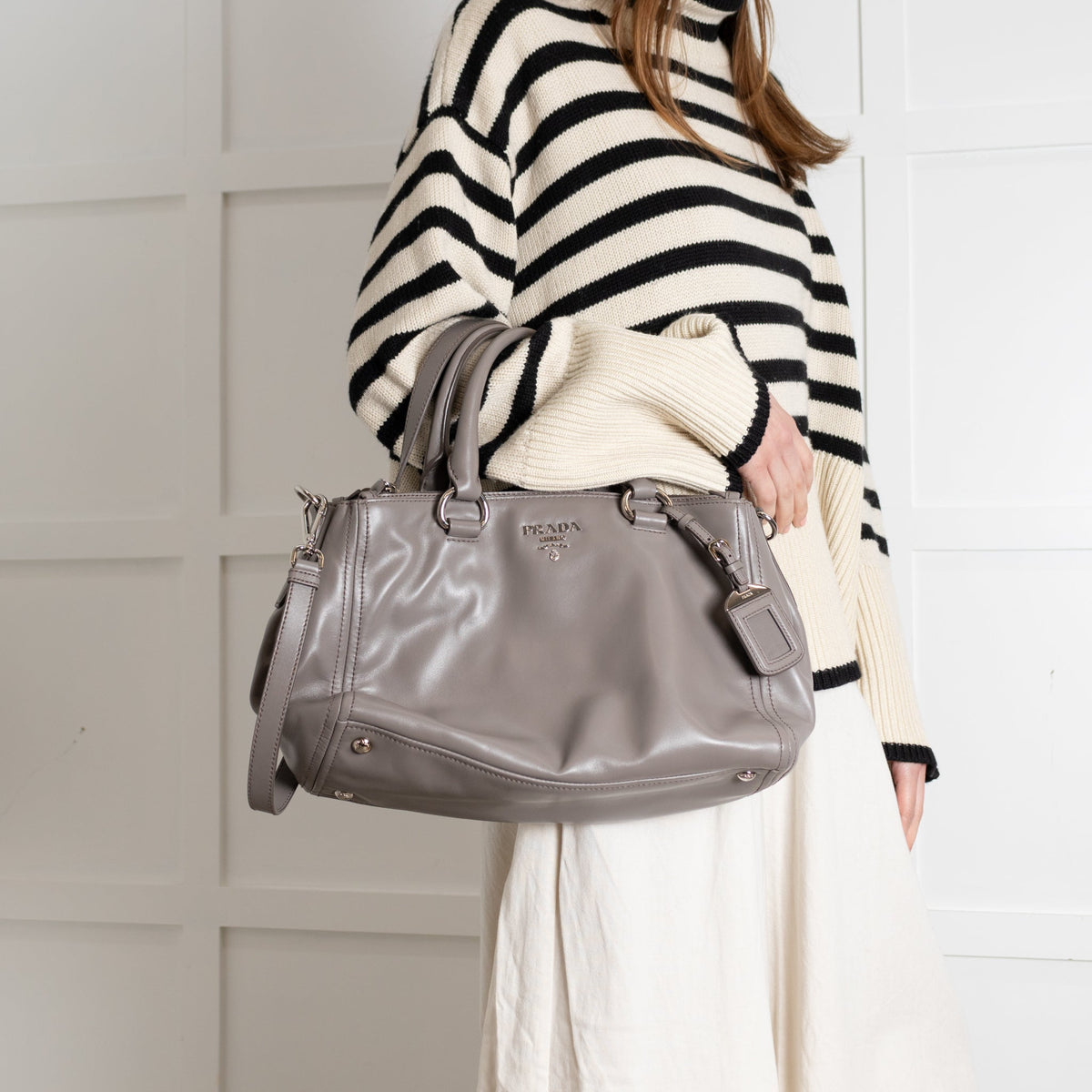 Prada Grey Leather Shoulder Strap Handbag - Image 2
