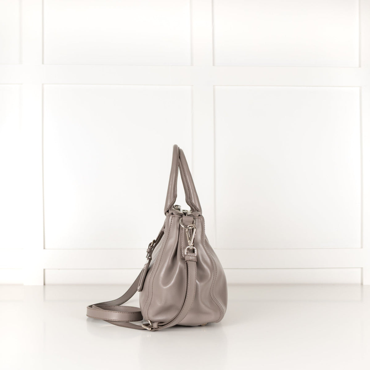Prada Grey Leather Shoulder Strap Handbag - Image 4