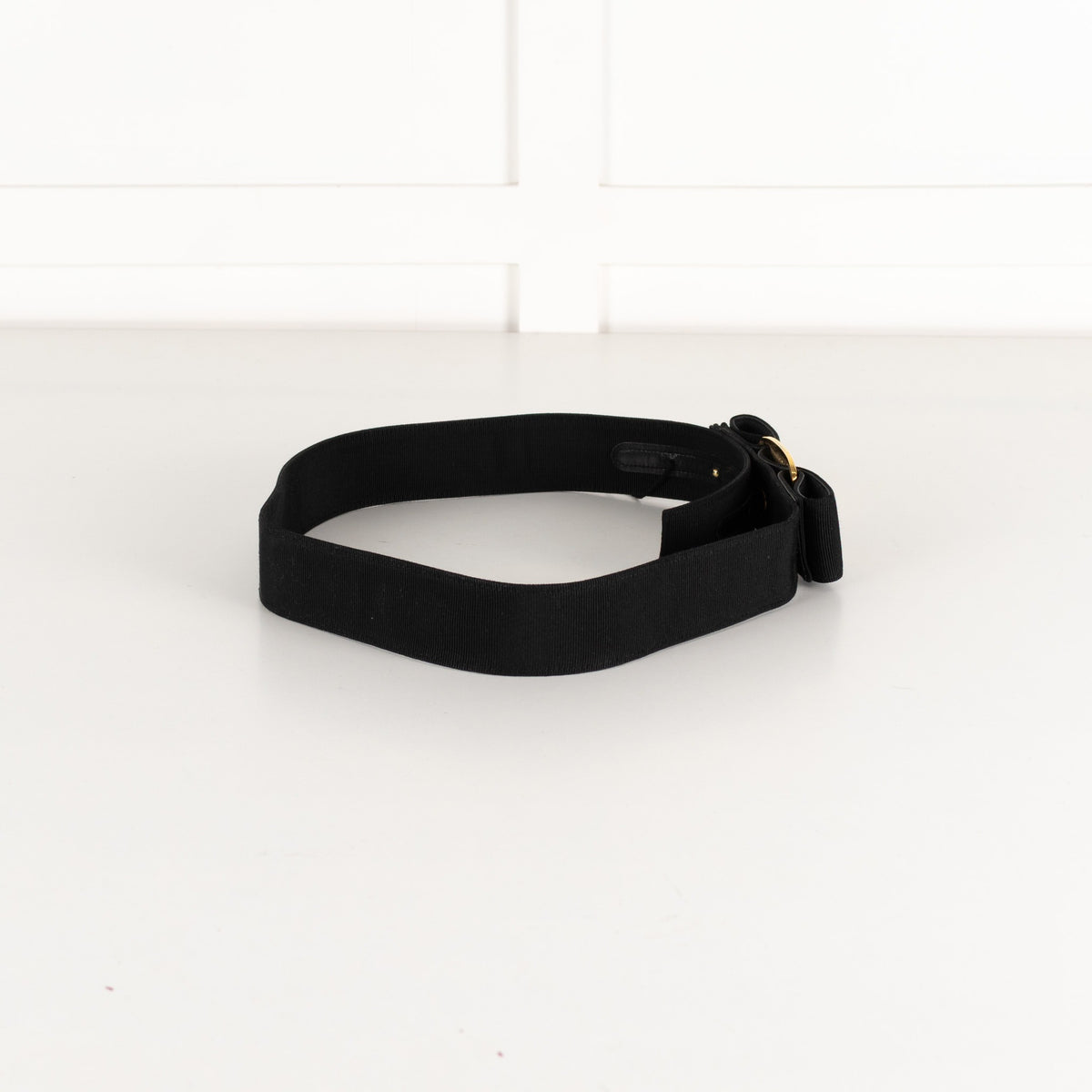 Salvatore Ferragamo Black Fabric Gold Metal Bow Vintage Belt - Image 4