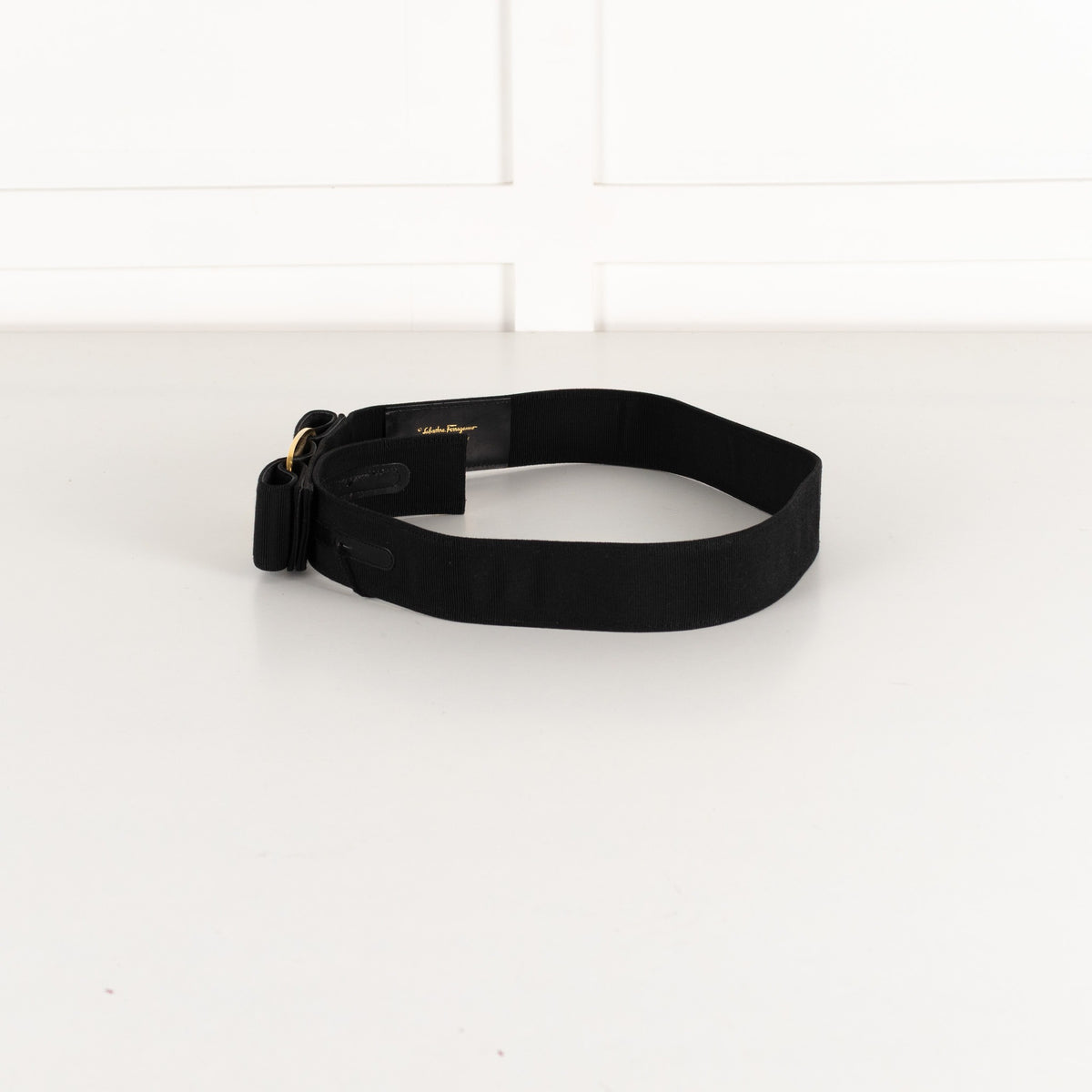 Salvatore Ferragamo Black Fabric Gold Metal Bow Vintage Belt - Image 2