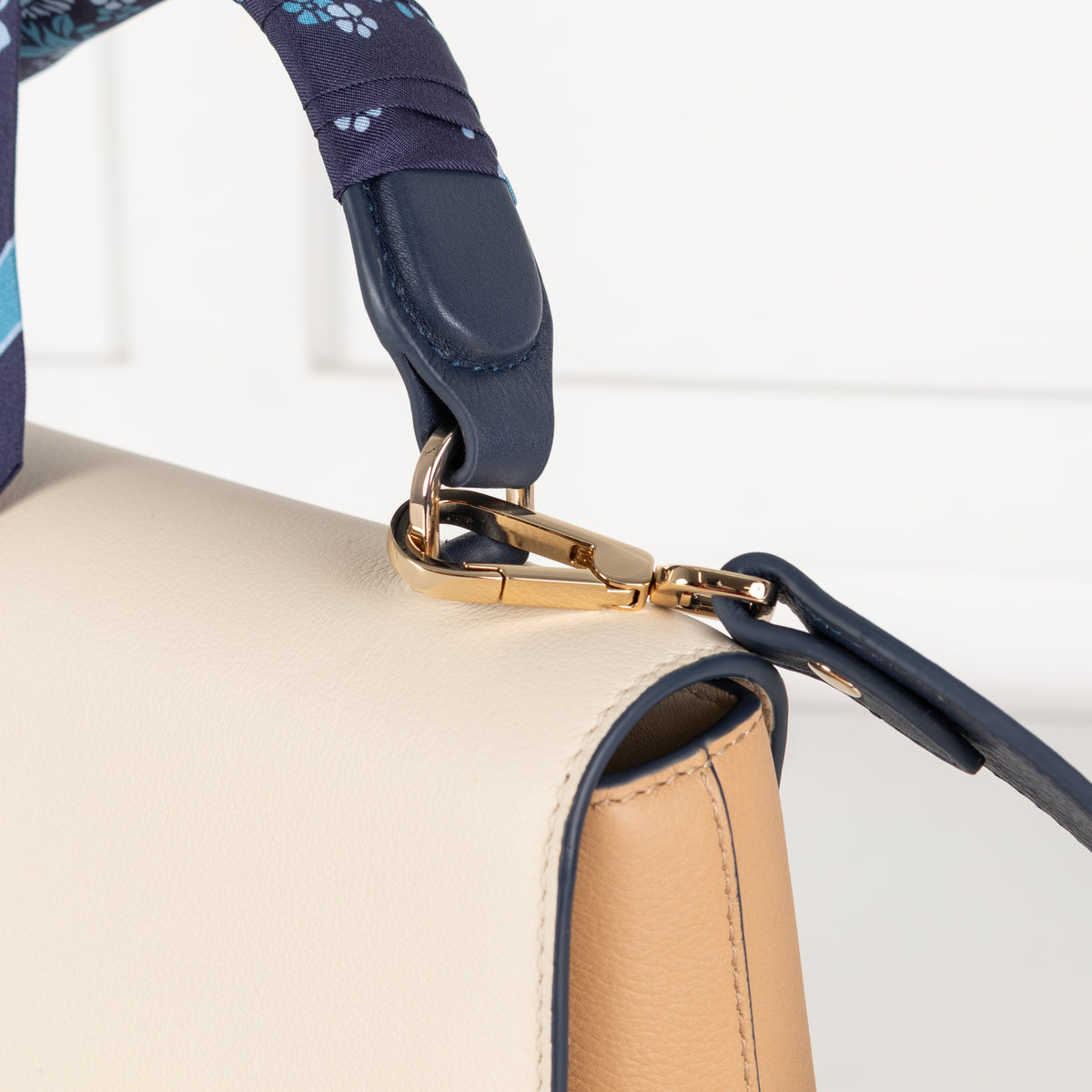 Standard Trinity Oat Honey Clay Leather Top Handle Bag - Image 13