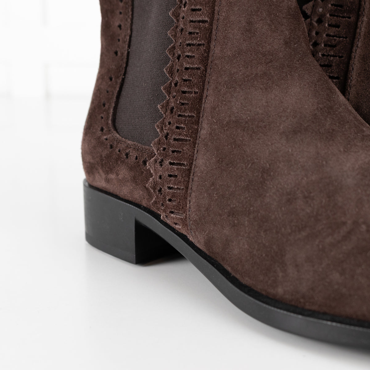 Tod's Brown Suede Chelsea Boot - Image 15