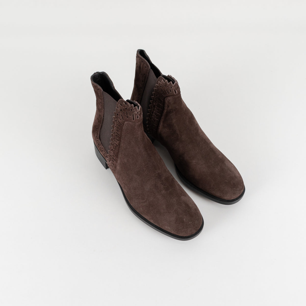 Tod's Brown Suede Chelsea Boot - Image 9