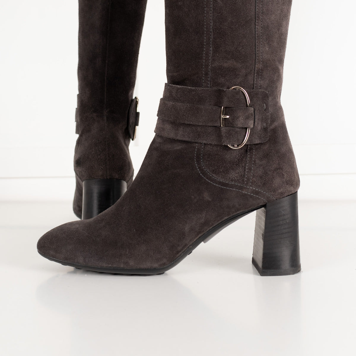 Tod's Grey Suede Heeled Knee Length Boots - Image 14