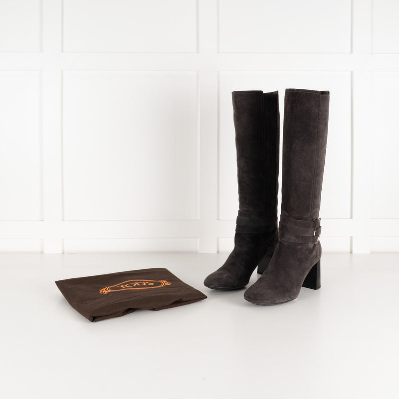 Tod's Grey Suede Heeled Knee Length Boots - Image 2