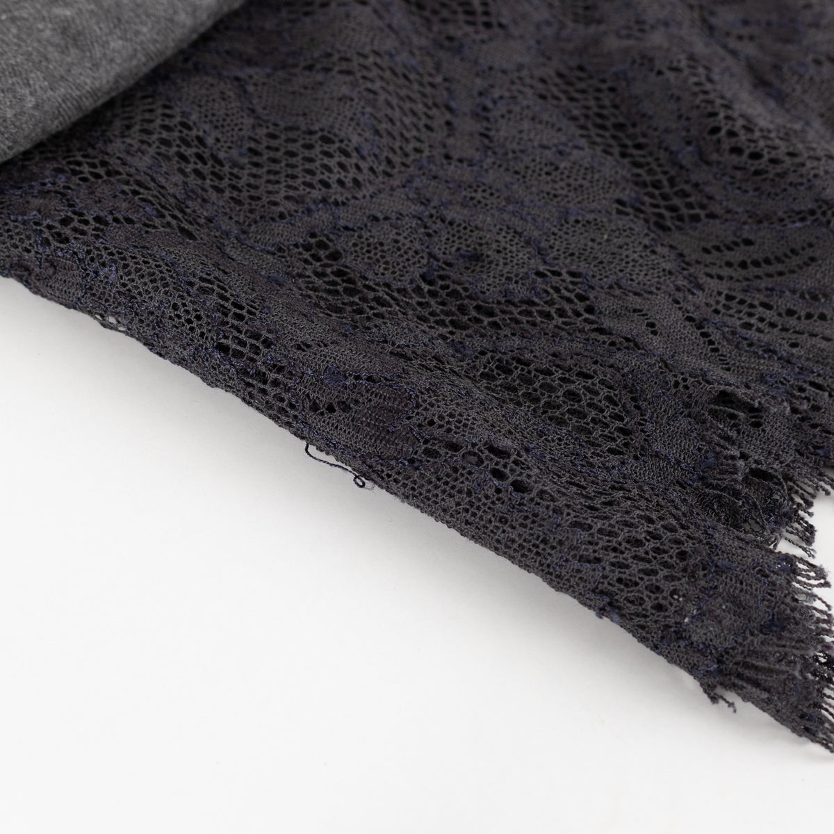 Valentino Garavani Grey Lace-Trim Cashmere Mix Scarf - Image 7