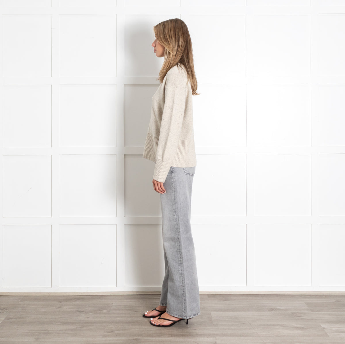 The White Company Wool Donegal V-Neck Sweater - Image 4