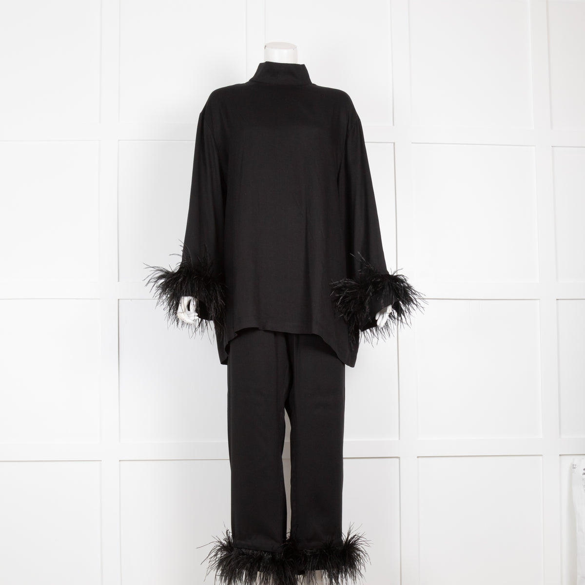 Sleeper Black Set with Feathers