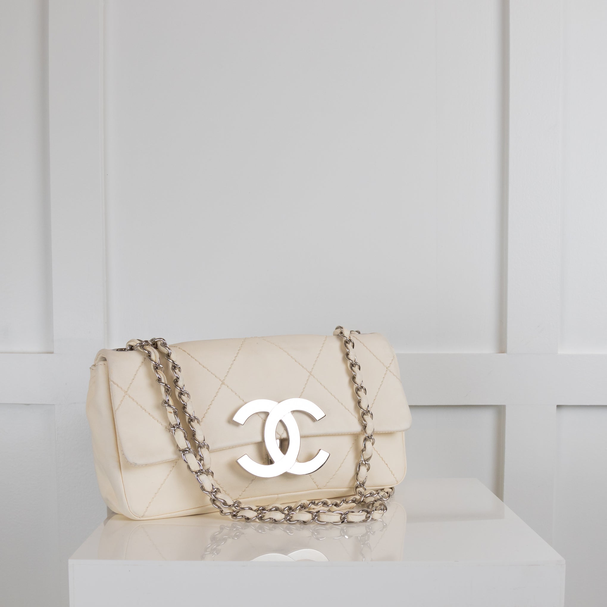 Vintage CHANEL Classic Quilted Flap Short Chunky Gold Chain Strap