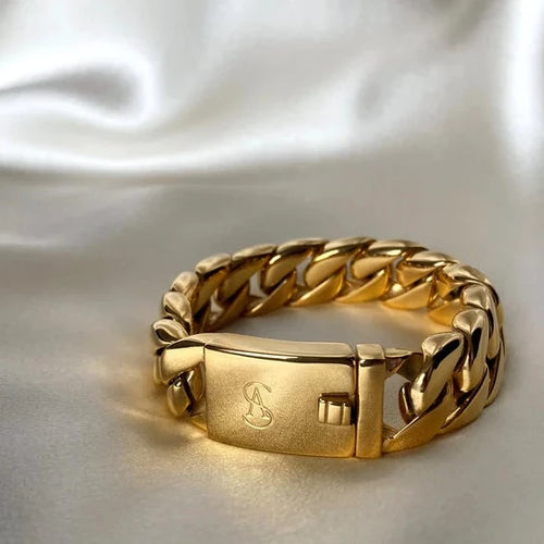 Anisa Sojka Gold Chunky Chain Bracelet